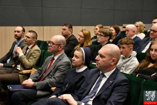SZLACHETNE I NIEZŁOMNE Kobiety w obronie niepodległości, prawdy i honoru. Konferencja z okazji Narodowego Dnia Pamięci Żołnierzy Wyklętych