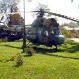 Helikopter jest jednym z elementów ekspozycji militarnej na zewnątrz Muzeum